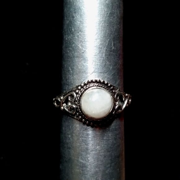 119 Moonstone Gemstone Silver Ring size 8.5 Sterling stamped .925 Shipping Sale - Picture 5 of 7